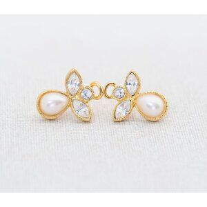 Delicate Vintage Angel Droplets Stud Earrings by Avon - A6